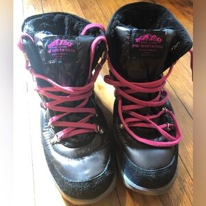 The North Face ThermoBall Lace Up Women’s Bootie size 9